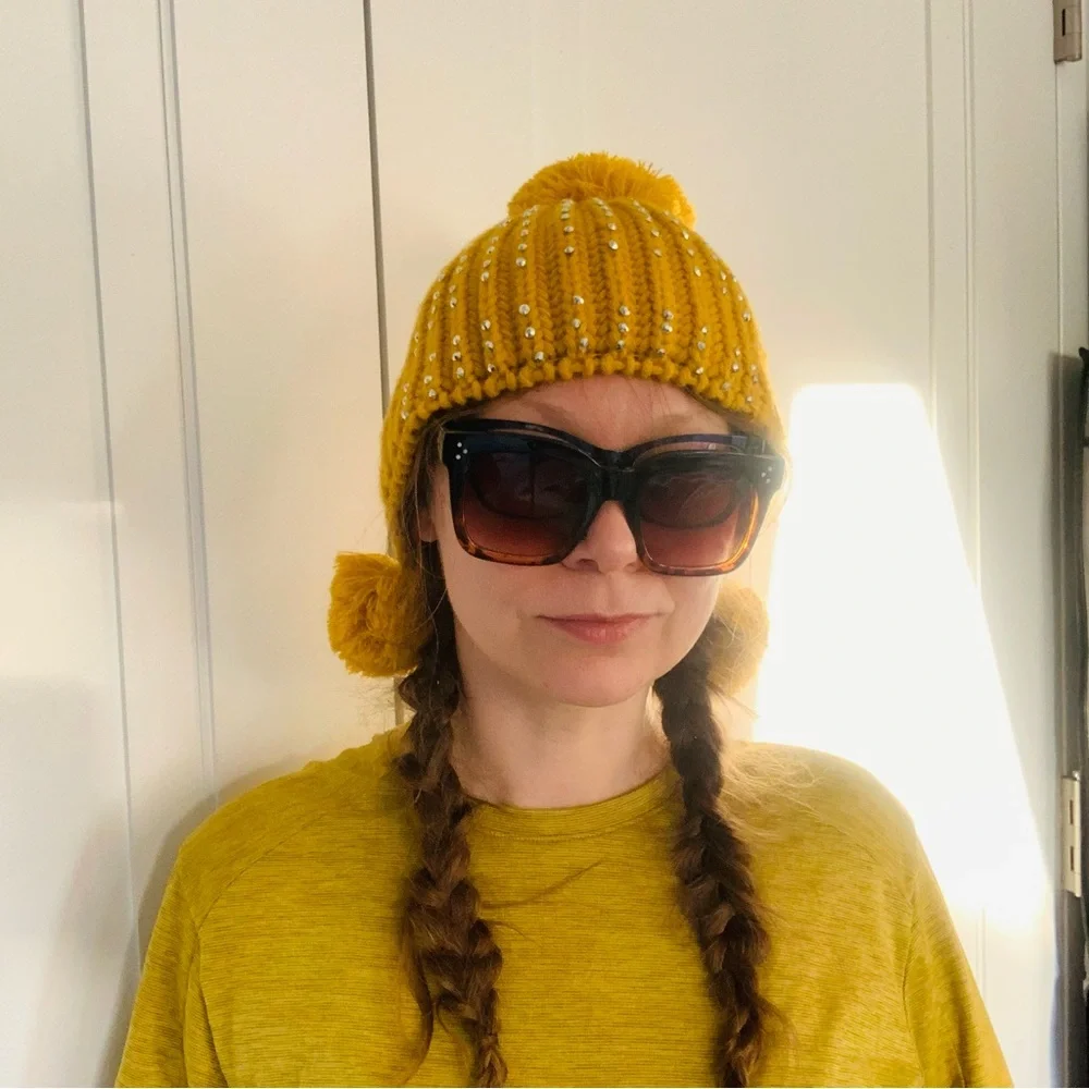 Crystals 3-Pompons Cable Knit mini Hat